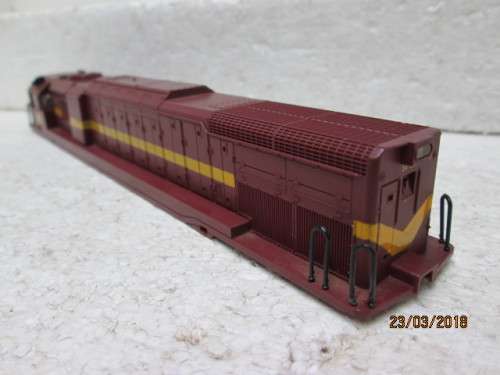 HO SCALE : LIMA SAR CLASS 34 DIESEL LOCO BODY - LOT 267S