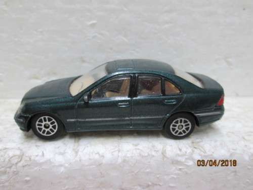 DIE CAST : 1:57 SCALE REALTOY MERCEDES BENZ C CLASS - LOT 390S