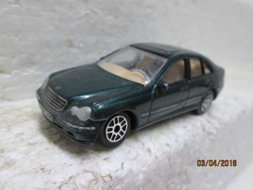 DIE CAST : 1:57 SCALE REALTOY MERCEDES BENZ C CLASS - LOT 390S