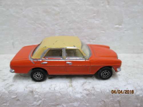 DIE CAST CORGI JUNIORS : MERCEDES BENZ 240D - LOT 459S
