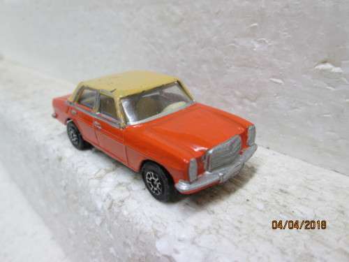 DIE CAST CORGI JUNIORS : MERCEDES BENZ 240D - LOT 459S