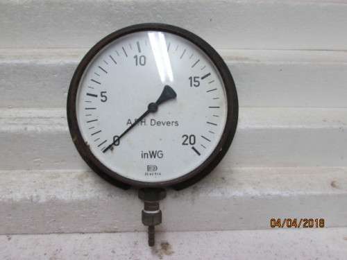SAR LOCOMOTIVE GAUGE - LOT 490S
