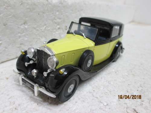 DIE CAST 1:43 SCALE : UNIVERSAL HOBBIES ROLLS ROYCE PHANTOM - LOT 534S