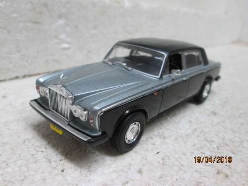DIE CAST 1:43 SCALE : UNIVERSAL HOBBIES ROLLS ROYCE SILVER SHADOW - LOT 550S