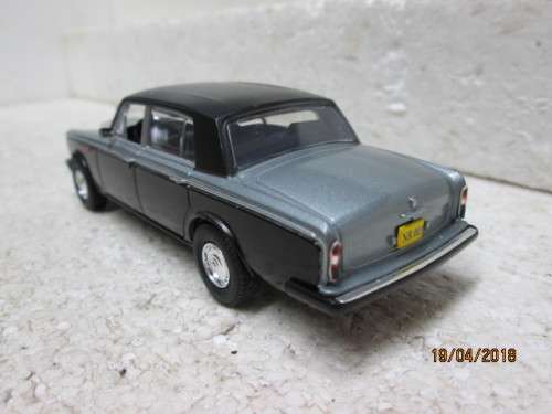 DIE CAST 1:43 SCALE : UNIVERSAL HOBBIES ROLLS ROYCE SILVER SHADOW - LOT 550S