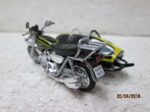 1:43 SCALE :  KAWASAKI Z900 WITH SIDECAR - LOT 624S