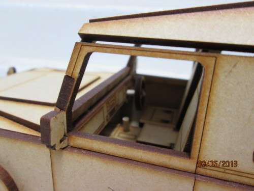 1:18 SCALE LANDROVER DEFENDER 90 SWB STATION WAGON - LOT 799W