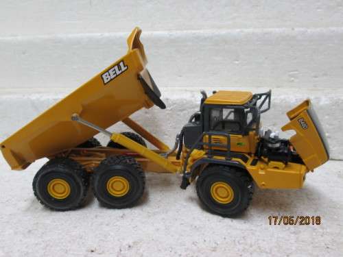 DIE CAST 1:50 SCALE ERTL : BELL B40D ARTICULATED DUMP TRUCK (Reduced to clear) - LOT 45T