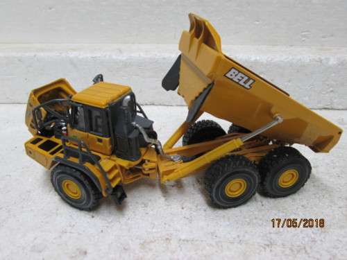 DIE CAST 1:50 SCALE ERTL : BELL B40D ARTICULATED DUMP TRUCK (Reduced to clear) - LOT 45T
