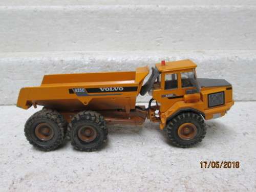 DIE CAST 1:50 SCALE MOTORART : VOLVO A25C ARTICULATED DUMP TRUCK - LOT 48T