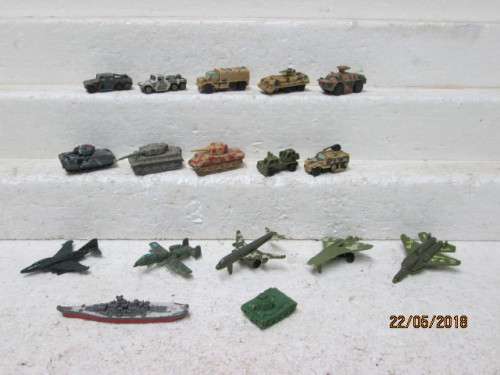 DIE CAST : MILITARY MICRO MACHINES x17 - LOT 54T