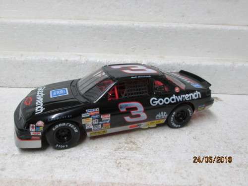 DIE CAST 1:18 SCALE : ERTL CHEV LUMINA NASCAR (Reduced to clear) - LOT 70T