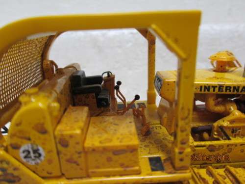 DIE CAST FIRST GEAR : INTERNATIONAL HARVESTER TD-25 CRAWLER DOZER - LOT 89T