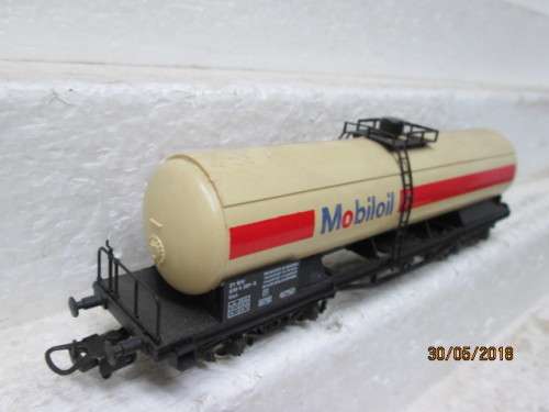 HO SCALE LIMA TANKER (MOBIL OIL) - LOT 164T
