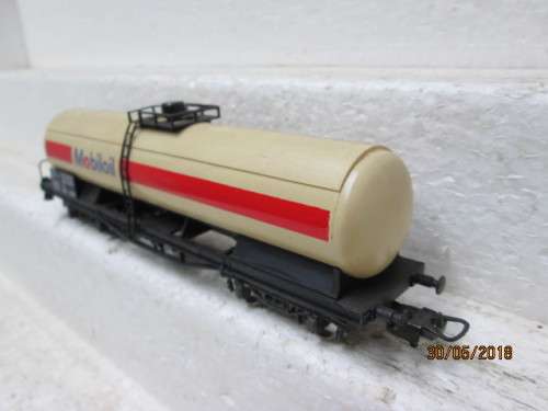 HO SCALE LIMA TANKER (MOBIL OIL) - LOT 164T