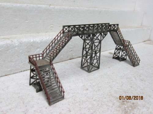 HO SCALE : HELJAN PEDESTRIAN DOUBLE RAIL BRIDGE - LOT 207T