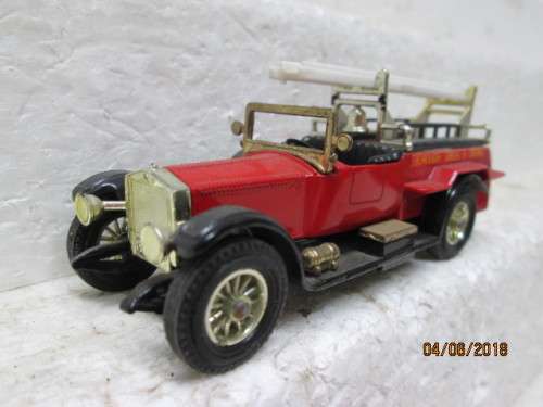 DIE CAST MODELS OF YESTERYEAR : Y-6/7 ROLLS ROYCE FIRE TRUCK - LOT 241T