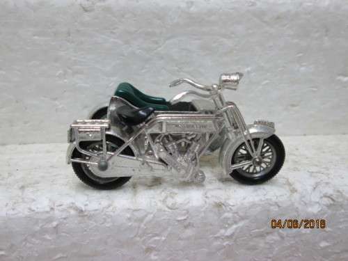DIE CAST MODELS OF YESTERYEAR : No 8 1914 SUNBEAM MOTORCYCLE WITH SIDECAR - LOT 243T