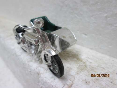 DIE CAST MODELS OF YESTERYEAR : No 8 1914 SUNBEAM MOTORCYCLE WITH SIDECAR - LOT 243T