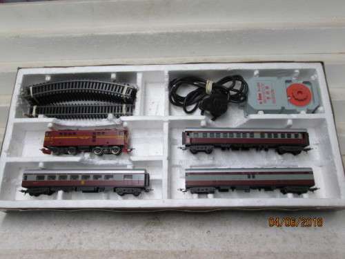 HO SCALE LIMA SAR TRANS-KAROO SET (BOXED) - LOT 264T