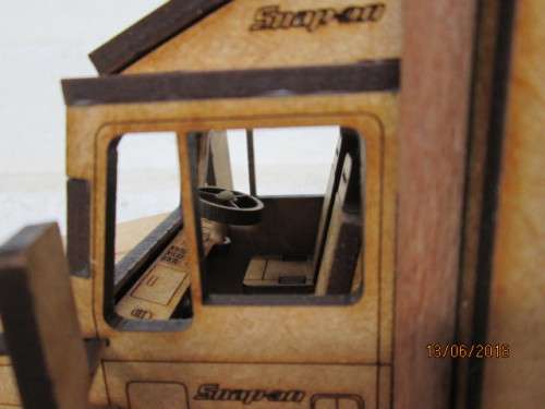 1:32 SCALE LAZER CUT SNAP-ON TRUCK - LOT 815W