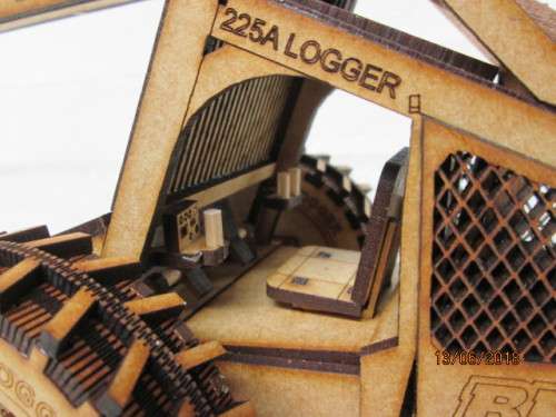 1:18 SCALE LAZER CUT BELL LOGGER 225A - LOT 282T