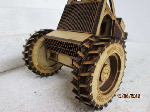 1:18 SCALE LAZER CUT BELL LOGGER 225A - LOT 282T