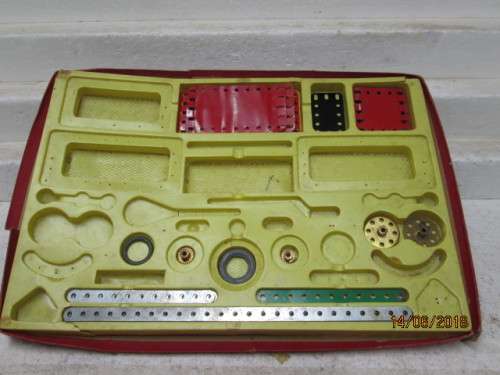 x3 VINTAGE MECCANO SETS  - LOT 285T