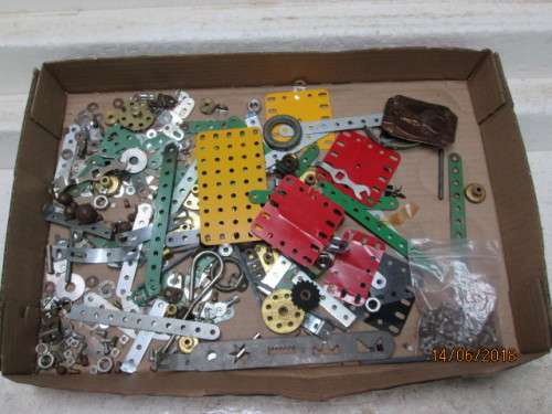 x3 VINTAGE MECCANO SETS  - LOT 285T