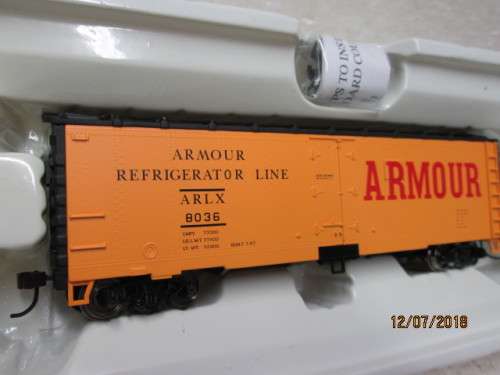 HO SCALE MODELPOWER 41' BOX CAR (SOLID METAL BODY) BOXED - LOT 405T