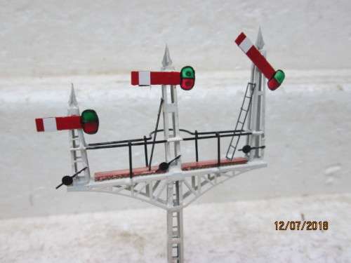 HO SCALE SAR 3-LEVER RAIL SIGNAL - LOT 409T
