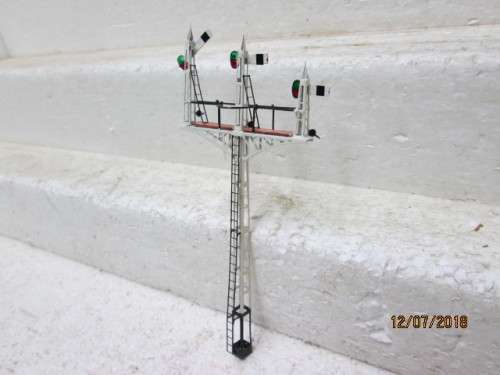 HO SCALE SAR 3-LEVER RAIL SIGNAL - LOT 409T