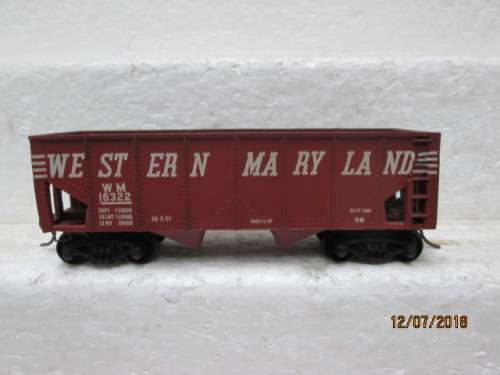 HO SCALE HOPPER WESTERN MARYLAND (SOLID METAL BODY) - LOT 448T
