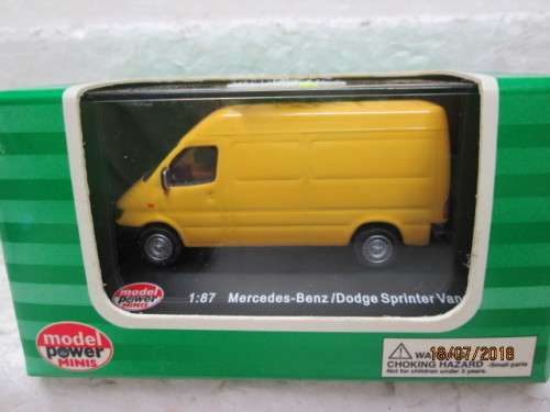 HO SCALE : MODEL POWER MERCEDES BENZ SPRINTER VAN (BOXED) - LOT 532T