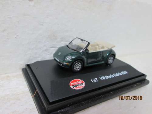 HO SCALE : MODEL POWER VW NEW BEETLE CABRIOLET 2004 (BOXED) - LOT 552T