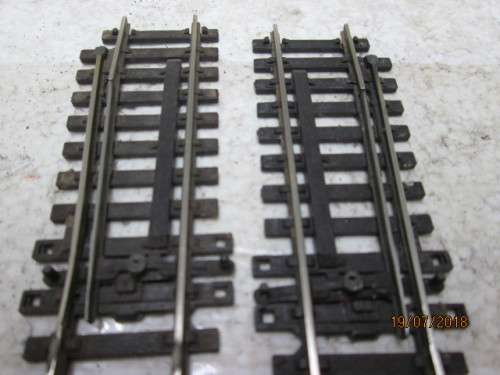 HO/OO SCALE : PECO LEFT & RIGHT DE-RAILER - LOT 572T