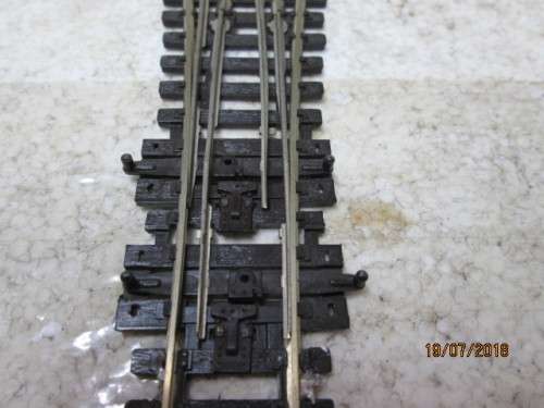 HO/OO SCALE : PECO MEDIUM RADIUS 3-WAY POINT (BOXED) - LOT 573T