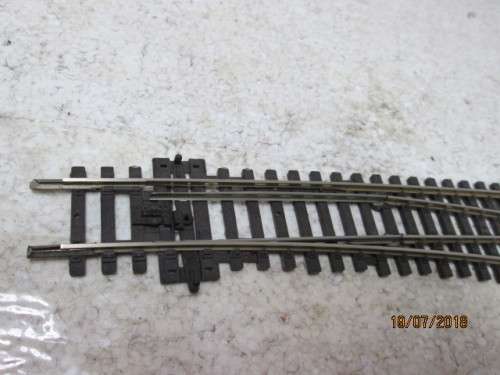 HO/OO SCALE : PECO CURVED RIGHT HAND POINT (BOXED) - LOT 585T