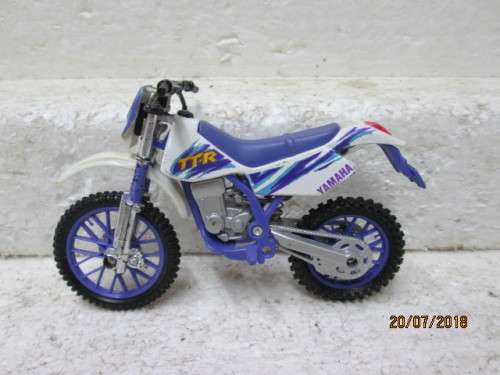 1:18 SCALE MAISTO : YAMAHA TT-R MOTORBIKE - LOT 640T