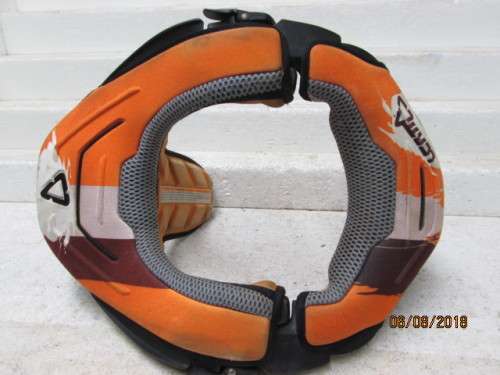 LEATT NECK BRACE (MOTORLEATT GPX) - LOT 768T