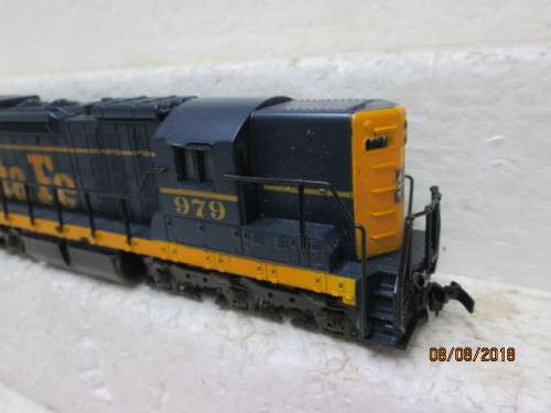 HO SCALE : ATLAS SANTE FE SD24 DIESEL LOCO (BOXED) - LOT 850T