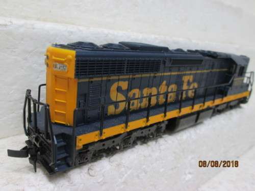 HO SCALE : ATLAS SANTE FE SD24 DIESEL LOCO (BOXED) - LOT 850T