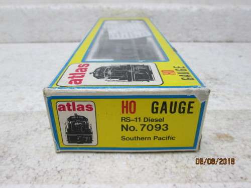 HO SCALE : KATO SOUTHERN PACIFIC RS11 DIESEL LOCO (BOXED) - LOT 859T