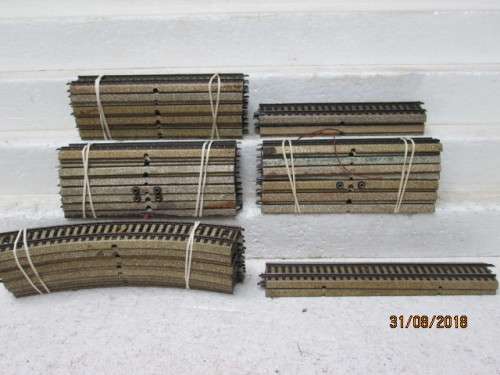 HO SCALE  : MARKLIN M TRACK  (ONE BEERBOX FULL) - LOT 47U