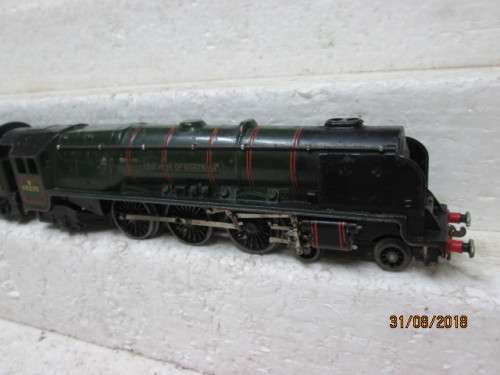 OO SCALE  : HORNBY DUBLO 4-6-2 STEAM LOCOMOTIVE  (DUCHESS OF MONTROSE) - LOT 53U