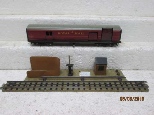OO SCALE : HORNBY DUBLO TPO MAIL VAN SET "ROYAL MAIL" - LOT 108U