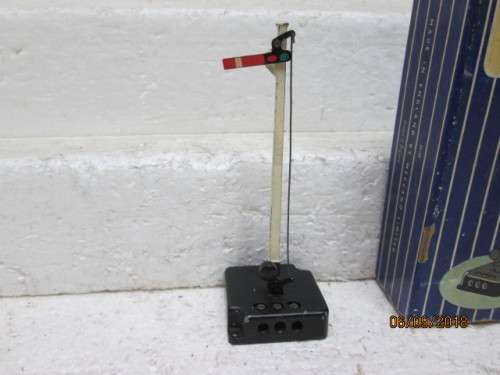 OO SCALE : HORNBY DUBLO RAIL SINGLE ARM SIGNAL (BOXED) - LOT 124U