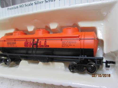 HO SCALE : BACHMANN SILVER SERIES SHELL TANKER (BOXED) - LOT 223U