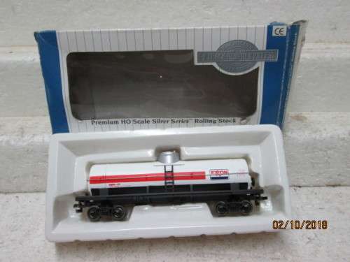 HO SCALE : BACHMANN SILVER SERIES EXXON TANKER (BOXED) - LOT 224U