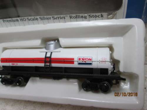 HO SCALE : BACHMANN SILVER SERIES EXXON TANKER (BOXED) - LOT 224U